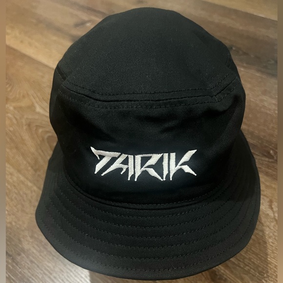 tarik Other - NWOT Tarik Black Bucket Hat with Subtle Logo Detail